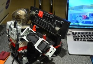 PIBOT – robot, który pilotuje samoloty