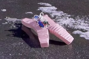 Gumowy robot pokonuje śnieg i&nbsp;płomienie