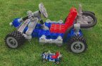Gokart z wielkich klocków LEGO wydrukowanych w 3D