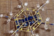 Płatek śniegu z Arduino i prostym czujnikiem dotykowym?