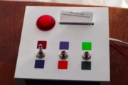 Bezsensowny quiz internetowy w wersji offline na Arduino